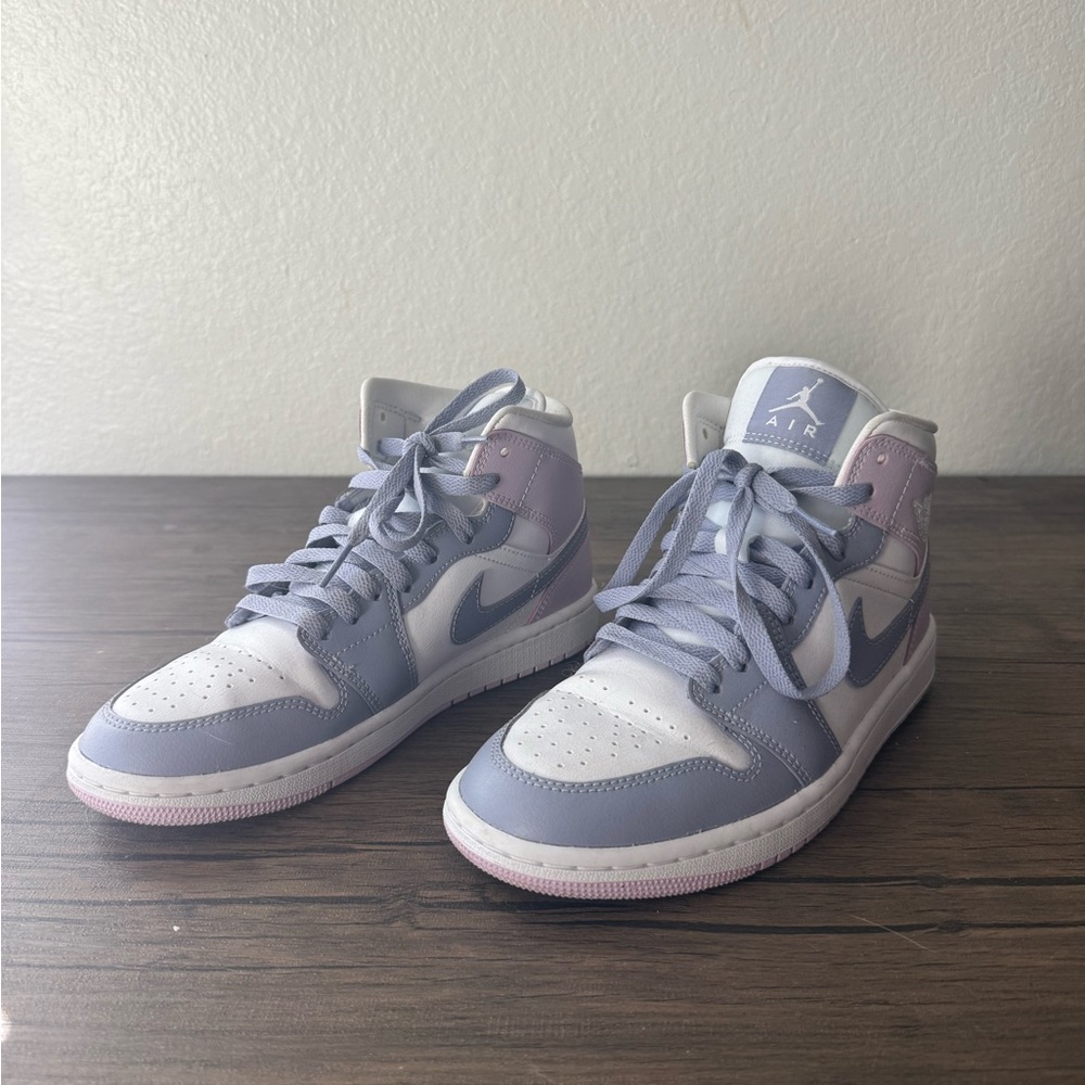 Nike Air Women's Athletic Shoes - Gray and Purple